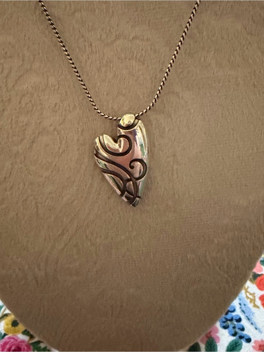 New Brighton “Give It A Swirl” Silver Tone 16”Heart Necklace Scroll Pendant NWT